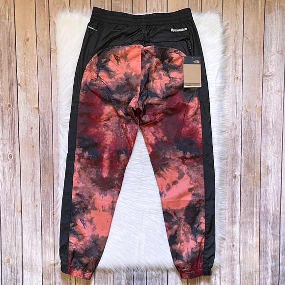 The North Face Women’s Printed Hydrenaline Pants - Picture 4 of 10